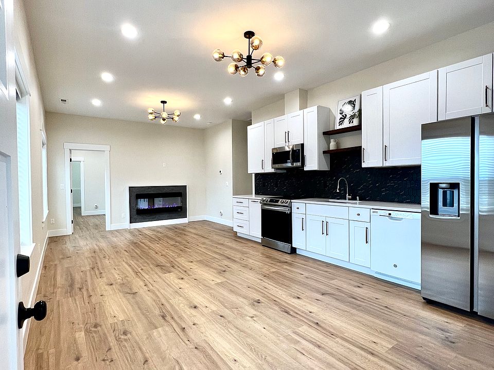 1st image of 1614 NE 70th St #B