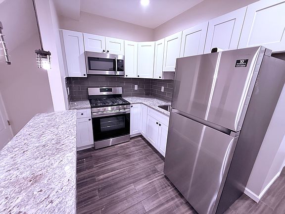 4th image of 1910 Cecil B Moore Ave APT 1