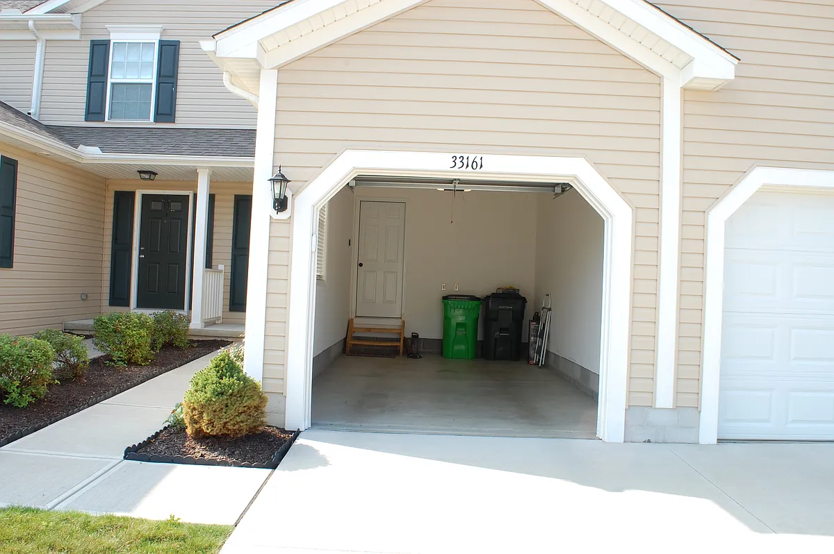 Building Photo - 33161 Beverly Ln