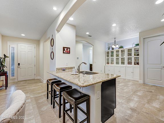 3rd image of 7623 Loren Cove Dr