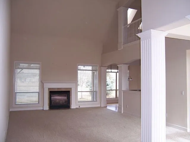 576RD — Photo 2