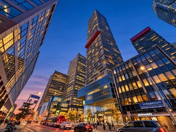 8 Eglinton Ave E, Toronto, ON