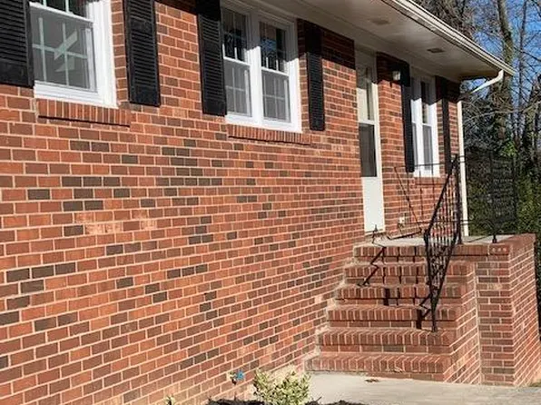 1502 College St, South Boston, VA 24592