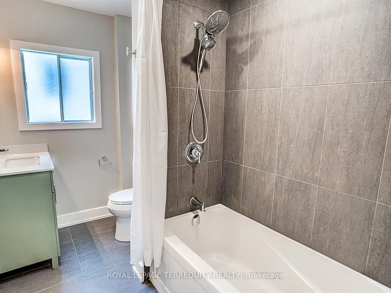 743 Gerrard St E #UPPER — Photo 6