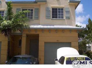 971 Abaco Ln, Riviera Beach, FL 33404