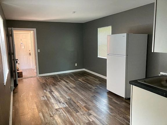 3rd image of 37 Wuest St Unit 2