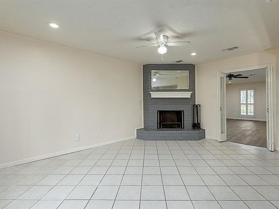 5th image of 20357 Fieldtree Dr