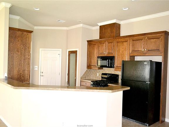 5th image of 926 Crystal Dove Ave