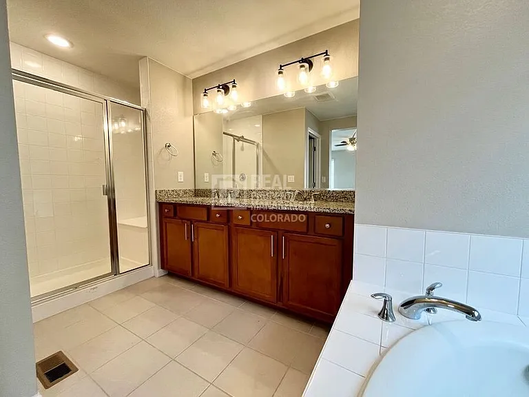 11909 Norfolk Ct — Photo 9