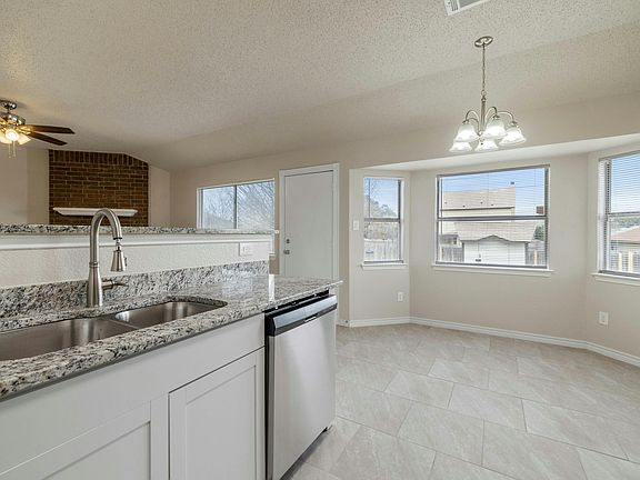5th image of 5007 Parkwood Dr