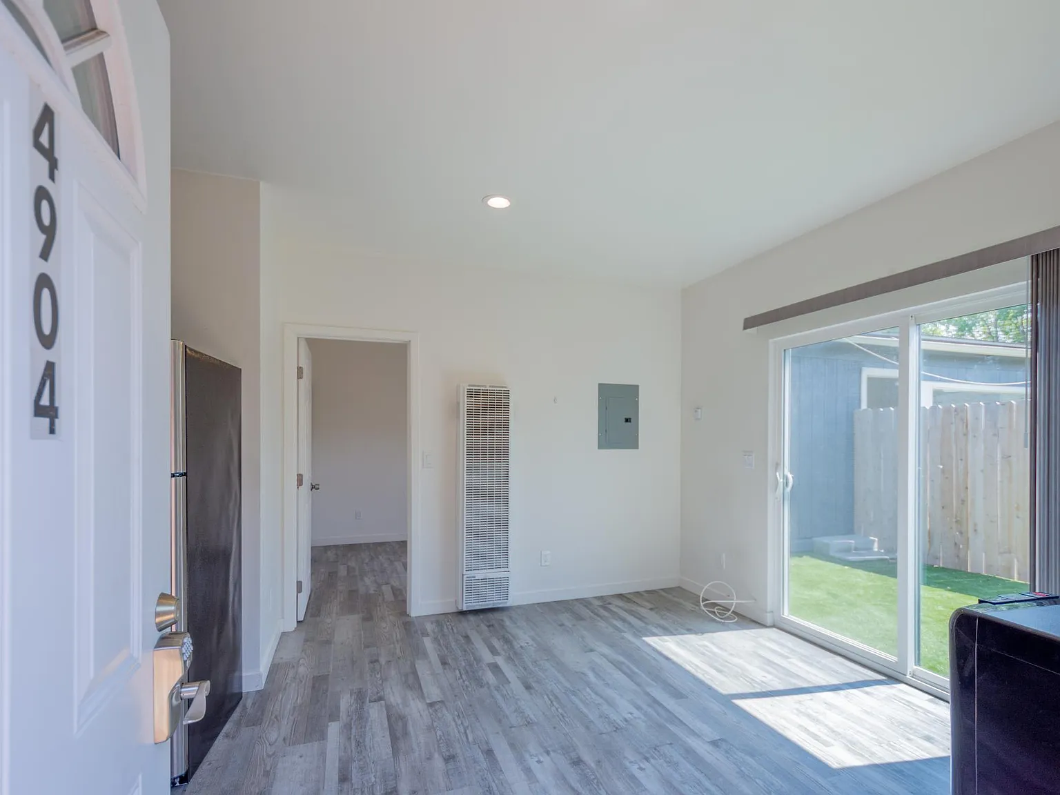 3 bed, 1208 sqft, $4,000 — Photo 3