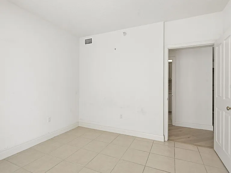 1170 Gulf Blvd #1105 — Photo 33