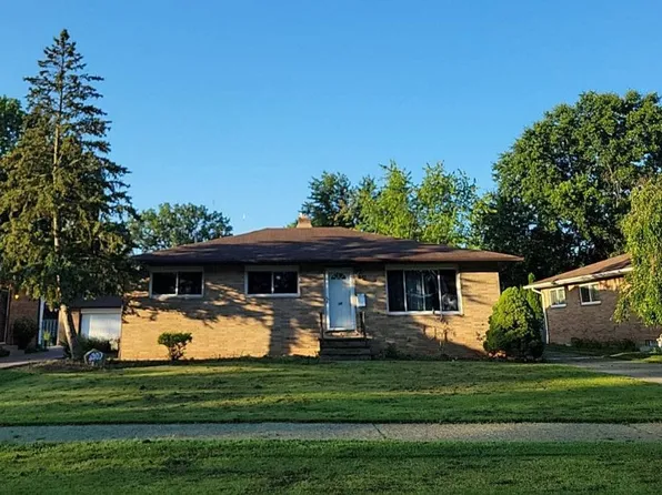 2307 Vinewood Dr, Parma, OH 44134