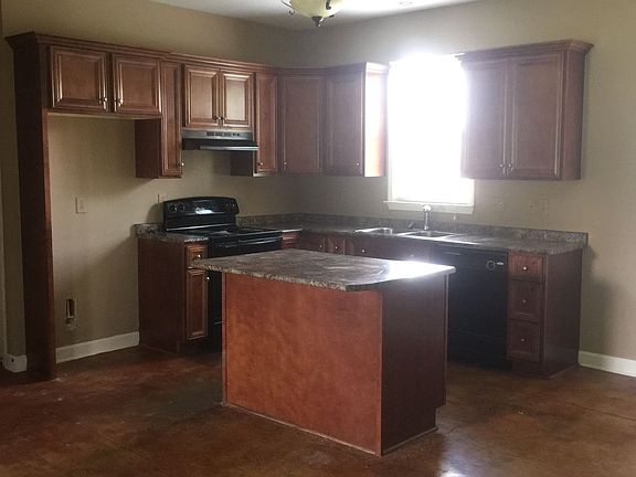 4th image of 415 Elsberry St