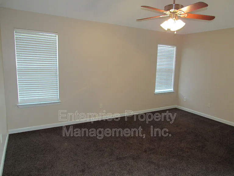 9740 Riggin Dr — Photo 9