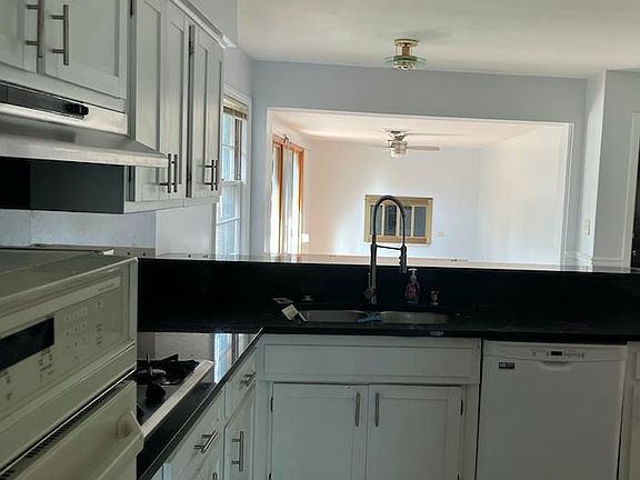 Spacious Kitchen, dining area and sun-drenched family room
