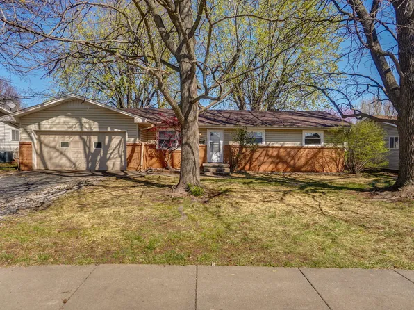2812 S Stewart Avenue, Springfield, MO 65804