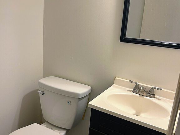 5th image of 76 Bigelow Street