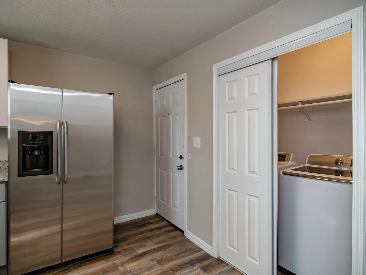 3 bed, 1416 sqft, $1,950 — Photo 3