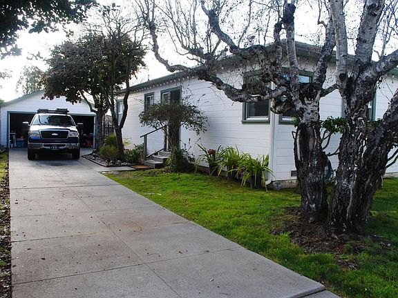 2nd image of 39 Evelyn Ave