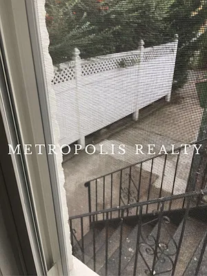 Rented by Metropolis International Realty Inc. | media 16