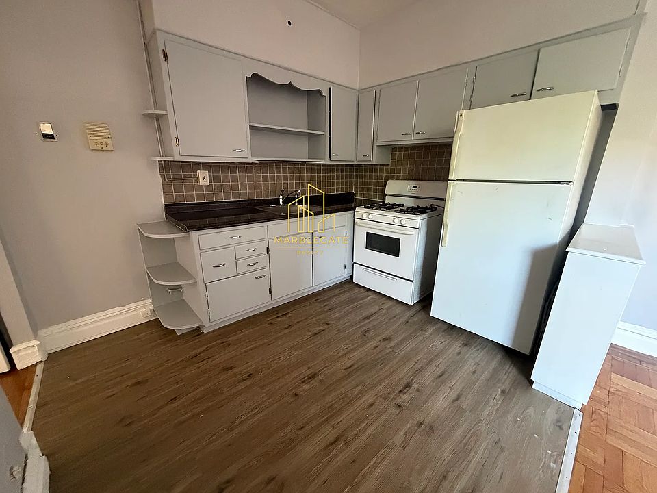 1st image of 159 Hutton St #99