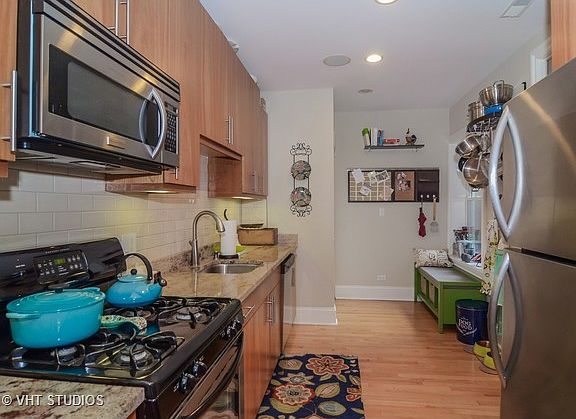 5th image of 1425 W Elmdale Ave APT 1A