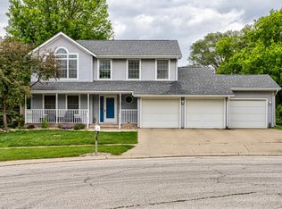 806 Vermont Cir, Ames, IA 50014