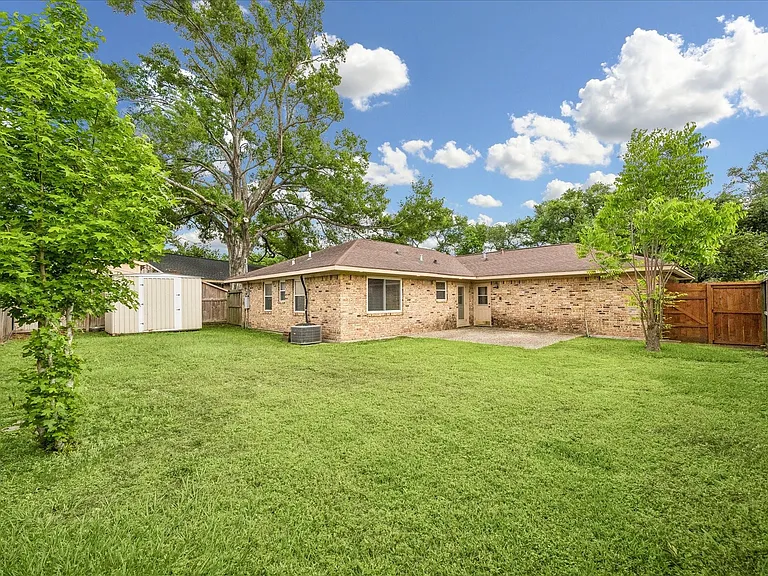 1607 Willowby Dr — Photo 16