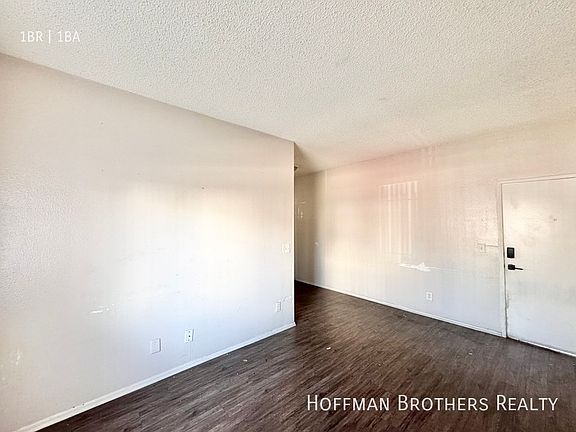 2nd image of 2218 W Court St #101