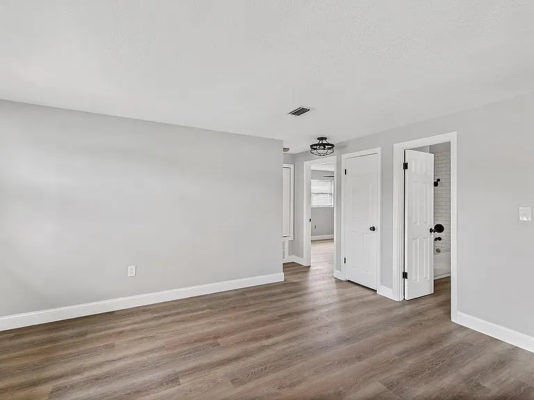 5374 Skyline Pl — Photo 8
