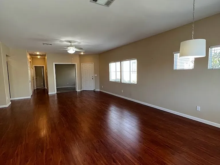 10628 Whitebrush Ave — Photo 3