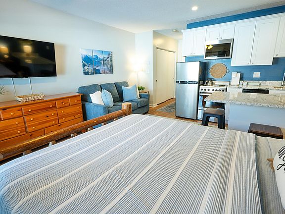 4th image of 36 Lodge Road #A115