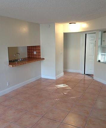 5th image of 365 SW 86th Ave APT 108