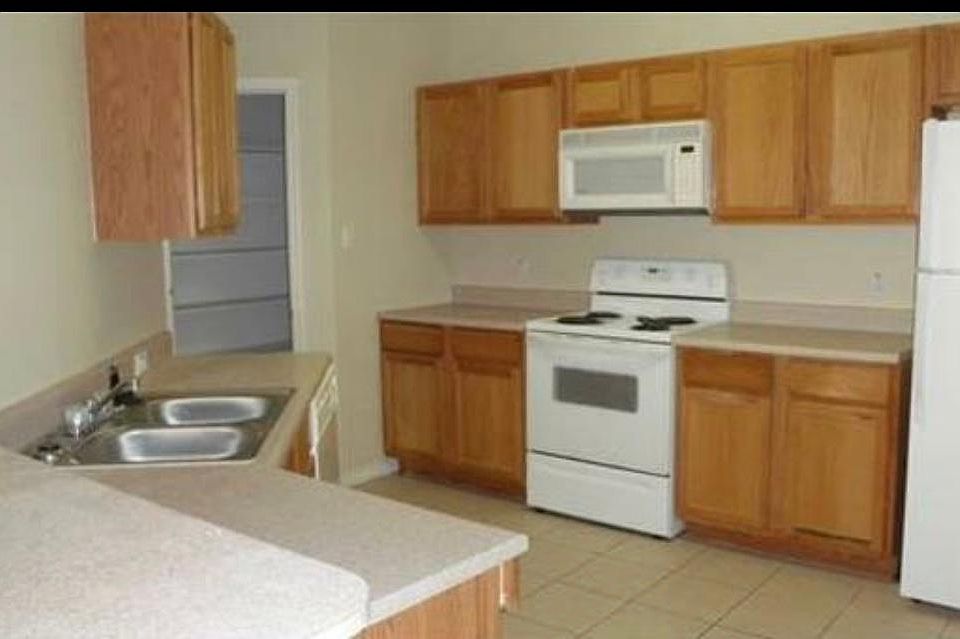 2nd image of 1709 Prairie Dr