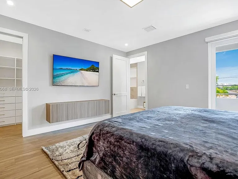 3657 SW 26th St — Photo 9