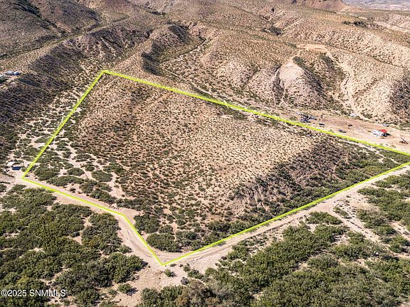 4th image of 120 Camino Orilla