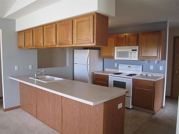 5th image of 5221 Diane Dr