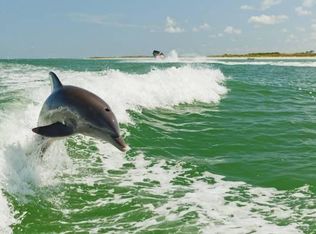 137 90th Ave, Treasure Island, FL 33706