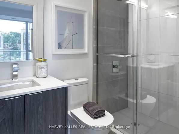 293 The Kingsway #305, Toronto, ON M9A 3V1