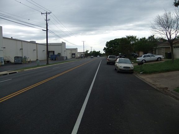 4th image of 2610 Skyline Dr