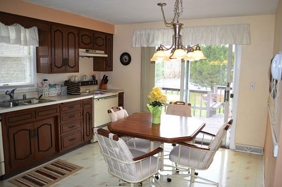 3rd image of 397 Kelly Jo Dr