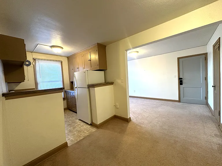 120 Main St N #4 — Photo 9