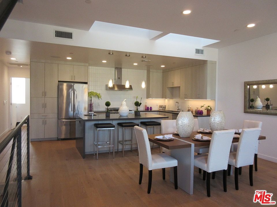 1st image of 6570 W 85th Pl