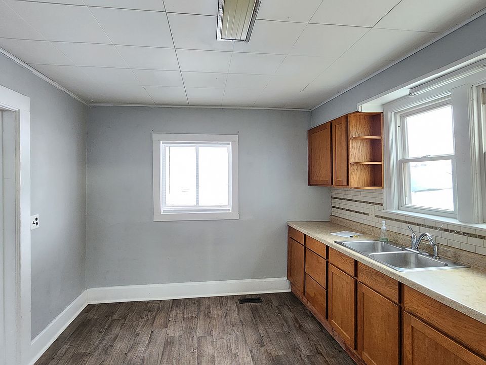 1st image of 311 1/2 S 3rd St #1