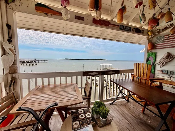 550 1st St UNIT 207, Cedar Key, FL 32625