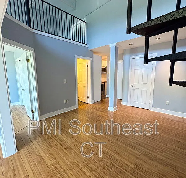 4 Coggswell St #17 — Photo 1