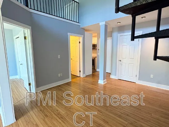 4 Coggswell St Unit 17, Pawcatuck, CT 06379