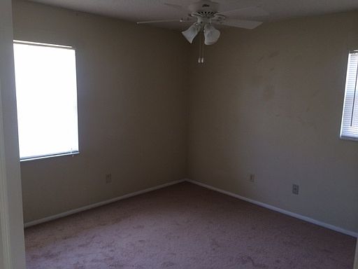 4th image of 625 Ivanhoe Way