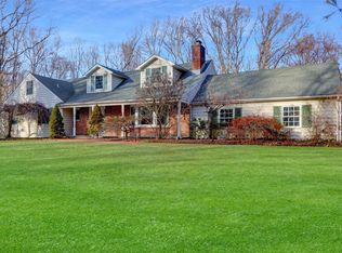 8 British Colony Rd, Northport, NY 11768